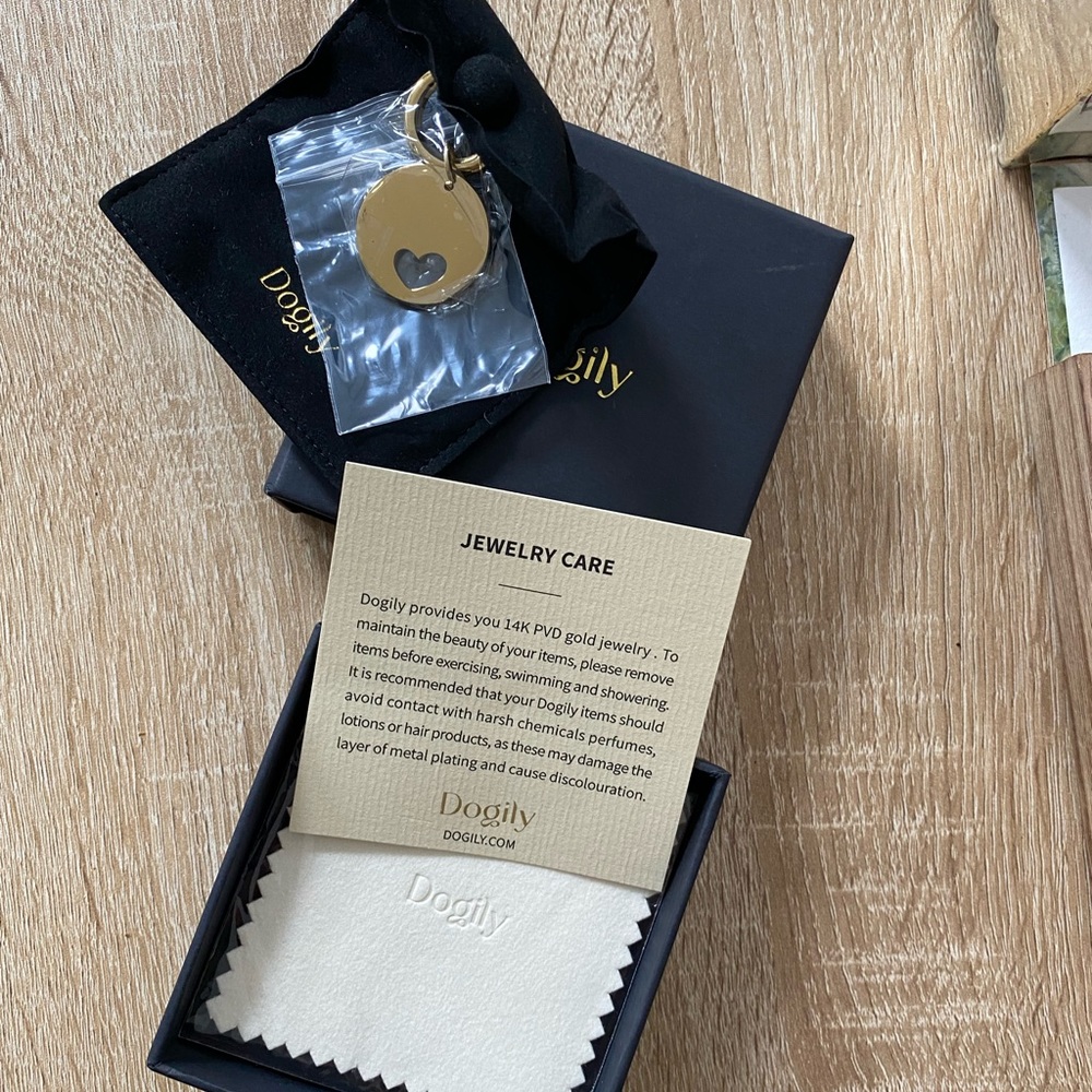 DOGILY | Gold Heart Dog Tag